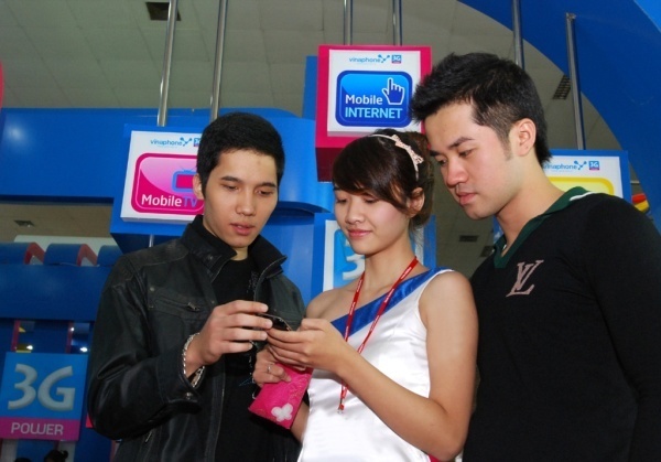 Thuê bao VinaPhone: Xem clip