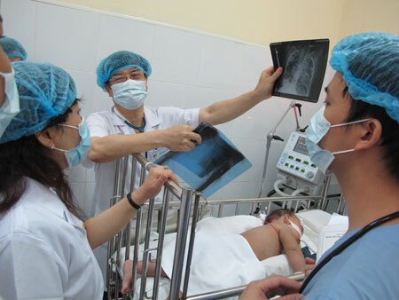 Bộ Y tế: Dịch sởi, nóng về chỉ đạo, lạnh về thực hiện