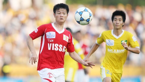 5 bàn thắng để đời trong sự nghiệp của Văn Quyến