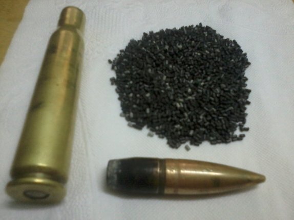 Nổ đầu đạn, học sinh lớp 7 đứt lìa bàn tay