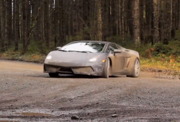 Siêu xe Lamborghini Gallardo và màn “khuấy gió” xuyên rừng