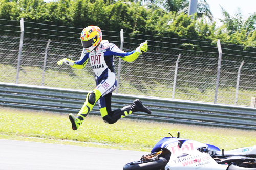 Cười đổ ghế pha hài hước của dân chơi xe phân khối lớn