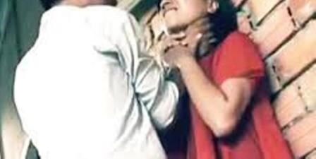 Bóp cổ người yêu đến chết vì một tin nhắn