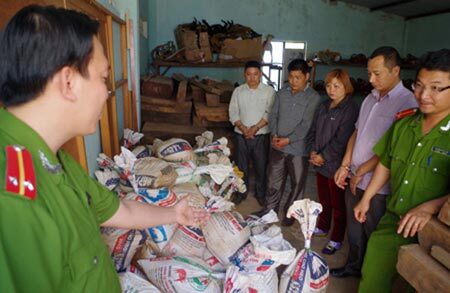 Cú lừa quặng vonfram giả mạo danh “sứ giả ánh sáng