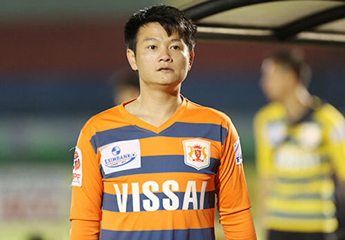 Văn Quyến nhập viện khẩn cấp vì ngộ độc thực phẩm