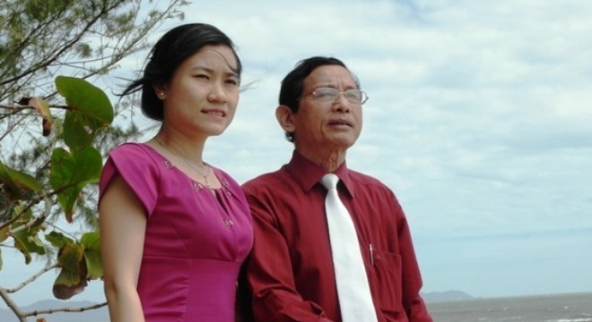 Đại gia Lê Ân khắc danh ngôn 'tự chế' khắp biệt thự