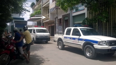 Người đàn ông chết trong tư thế treo cổ tại nhà nghỉ 