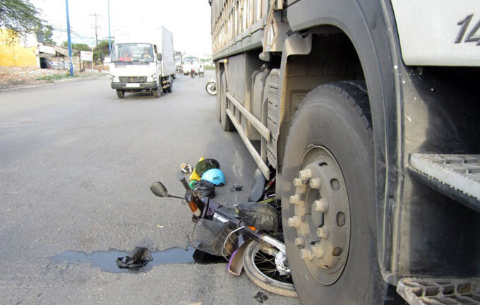 Đi mua bánh sinh nhật, 3 mẹ con chết thảm