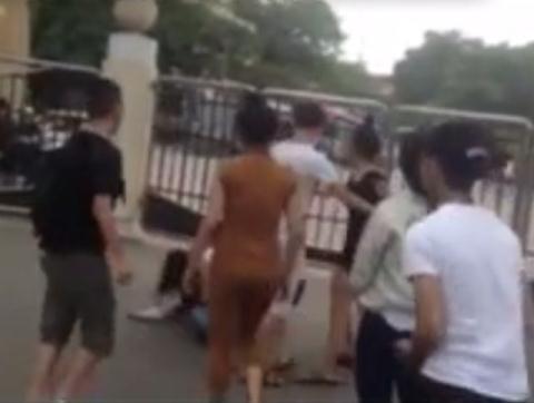 Nữ sinh Thanh Hóa bị đánh hội đồng