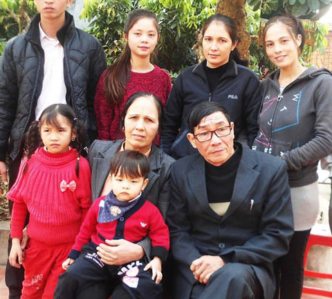 Bí mật của người đàn bà đẻ ra những đứa con giống Tây