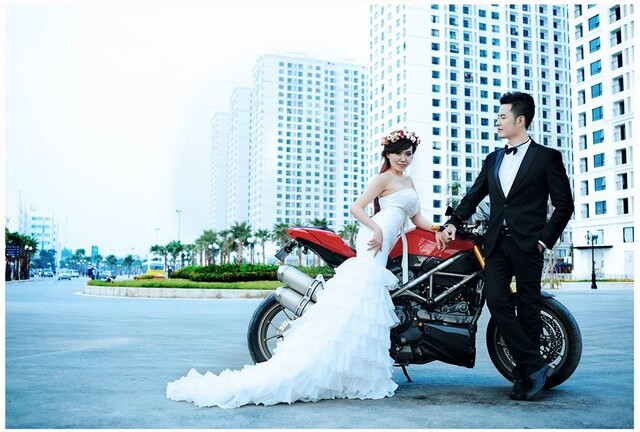 Mai Thỏ chuẩn bị cưới thiếu gia chơi xe phân khối lớn