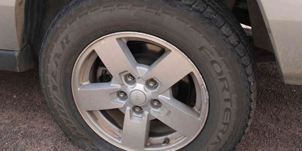 Nguy hiểm chết người từ những lốp xe hết date