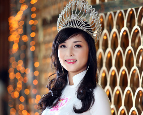 Nghiệt ngã như những bản hợp đồng Hoa hậu