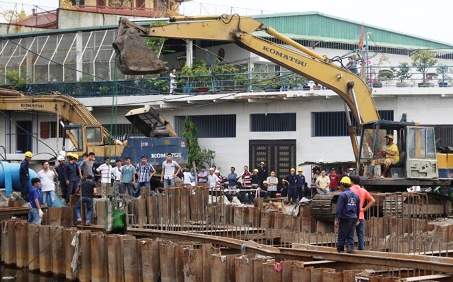 TP.HCM: Phát hiện xác người đàn ông lõa thể dưới kênh nước đen