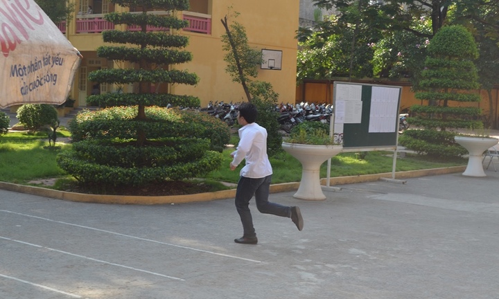 Hà Nội: Môt thí sinh nhập viện trước giờ thi tốt nghiệp.