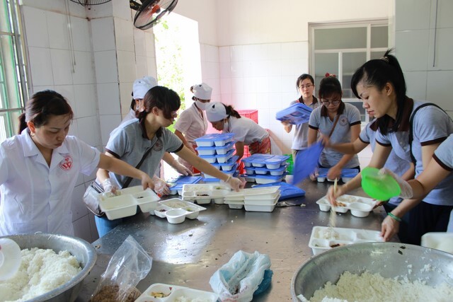 CLB 14 Chữ Hà Nội chăm sóc bệnh nhân tâm thần