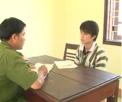 Đưa bạn gái mới quen vào phòng trọ rồi giở trò hiếp dâm