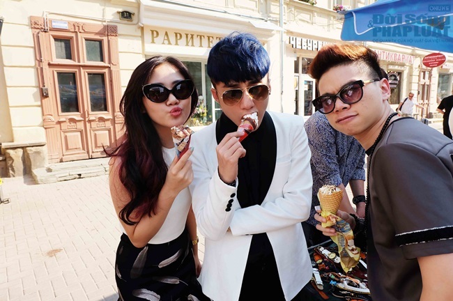 Văn Mai Hương, Sơn Tùng, Hoàng Tôn nhắng nhít tại Nga