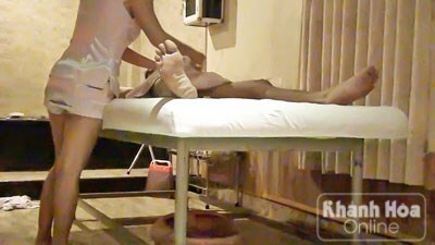 Massage siêu VIP: 'Tuyệt chiêu' sau cánh cửa 'thiên đường'