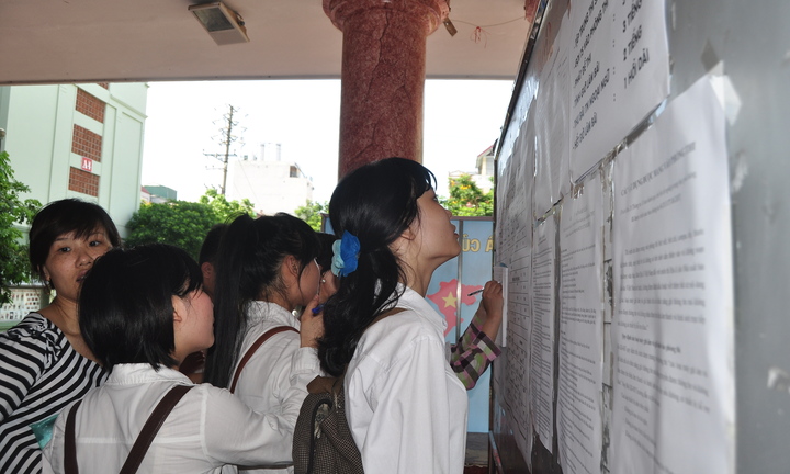 Hà Nội chi 8,2 tỷ đồng để tuyển sinh vào lớp 10