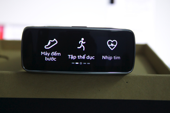 Đập hộp đồng hồ Samsung Gear Fit