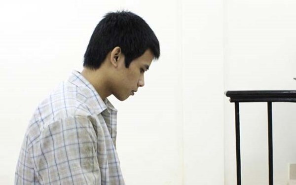Chụp ảnh nóng, ép bé gái 14 tuổi làm 'nô lệ tình dục'
