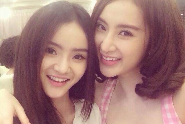 Em gái kể 15 chuyện không ngờ tới của Angela Phương Trinh