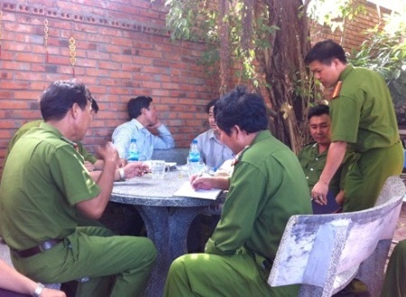 Quảng Ngãi: Một phụ nữ chết trong bếp với nhiều vết cắt ở cổ