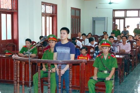 Lĩnh 18 năm tù vì giở trò đồi bại với cháu họ