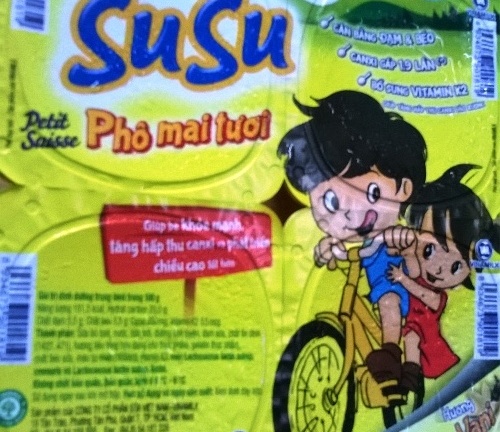 Hoang mang với phô mai tươi Susu Vinamilk vón cục, sủi bọt