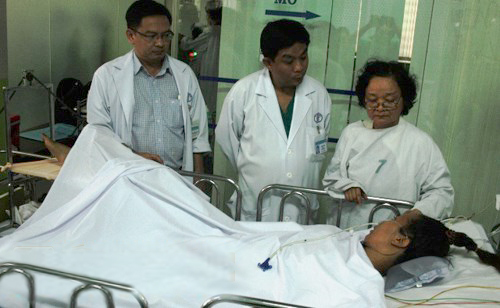 Thảm thương nữ bác sĩ mất cha, tàn phế vì TNGT