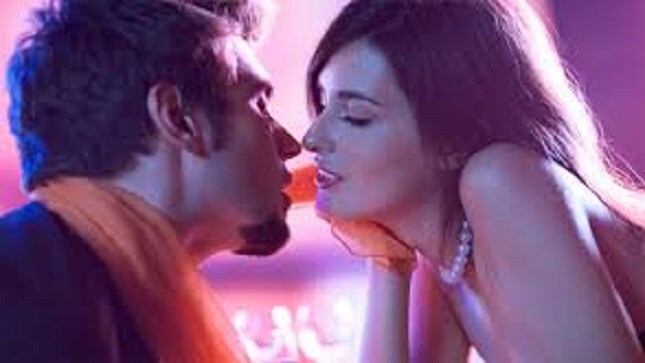 Nữ sinh cá độ bóng đá bằng 