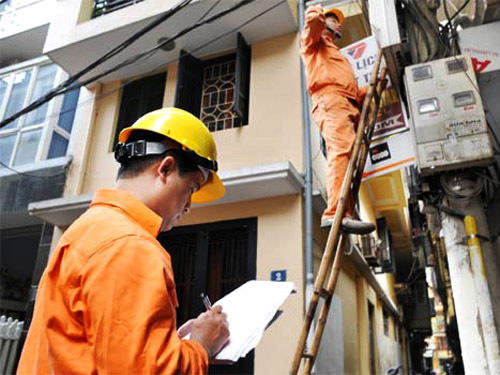 Giám đốc Sở cũng phát hoảng với hoá đơn tiền điện