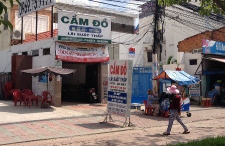 World Cup 2014: Ham cá độ bóng đá, mang cả nhẫn cưới đi cầm