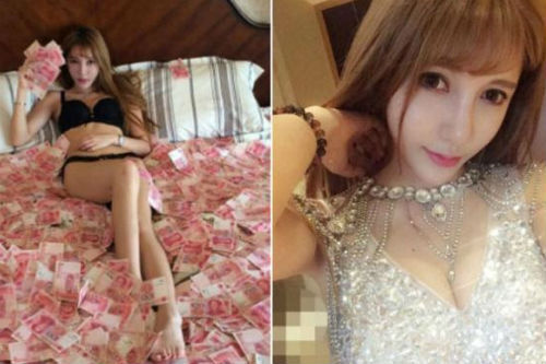 Khoe thân trên đống tiền, người mẫu xe bị chỉ trích gay gắt