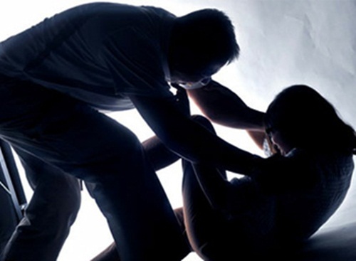 Chồng cưỡng bức tình dục, hai lần mang thai ngoài ý muốn