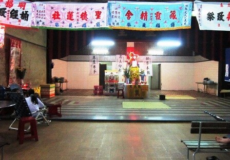 Rùng mình những người sống chung với xác chết ở Sài Gòn