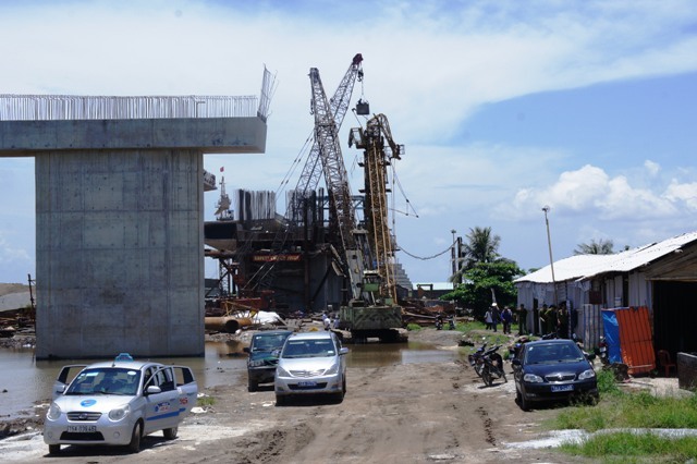 Hải Phòng: Sập cần cẩu, 2 công nhân thiệt mạng