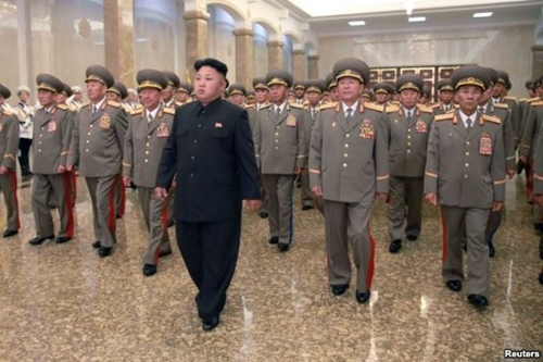 Nhà lãnh đạo Kim Jong-un bị chấn thương? 