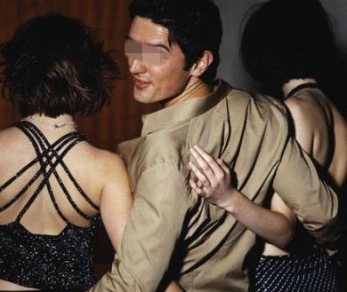 Bàng hoàng phát hiện người yêu ngủ với gái như cơm bữa