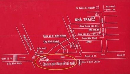 Vỡ bụng với thiệp cưới ghi 