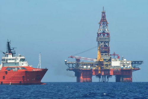 Video: Giàn khoan HD- 981 đang dịch chuyển khỏi vùng biển VN