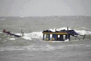 Thừa Thiên - Huế: Cứu sống 6 ngư dân bị tàu hàng đâm chìm