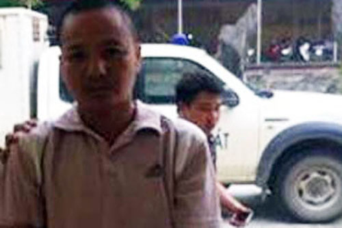 Bị từ chối, gã “dê làng” đánh mẹ gãy răng, chém con suýt chết