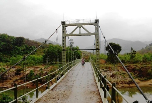 Gần 200 cầu treo phục vụ dân sinh sẽ hoàn thành trong năm 2015