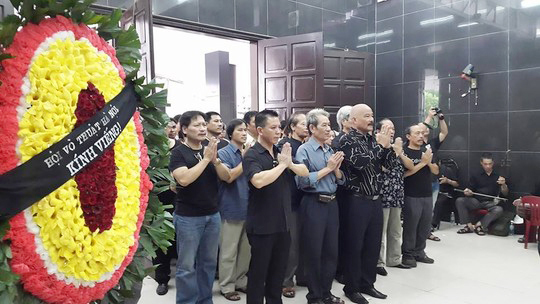 Hàng ngàn đệ tử tiễn đưa Trưởng môn Bình Định Gia