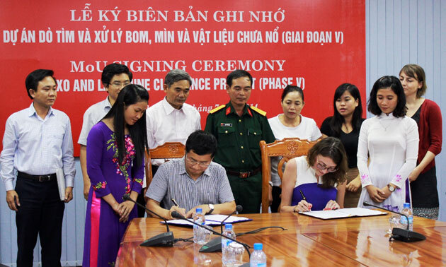 Hỗ trợ 3,9 triệu USD để xử lý bom mìn tại Quảng Bình