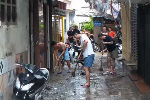 Hà Nội: Hóa vàng mã cúng “cô hồn”, thiêu cháy nhà 4 tầng