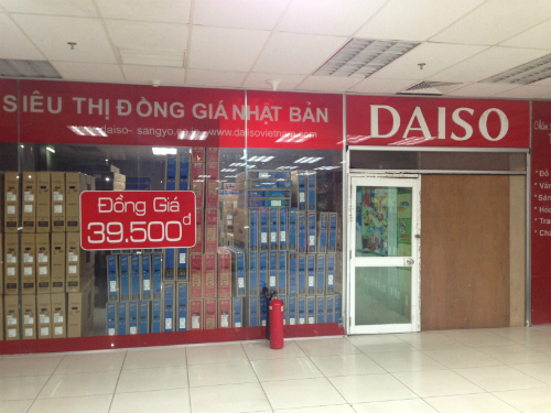 Cửa hàng đồng giá loay hoay tìm đất sống