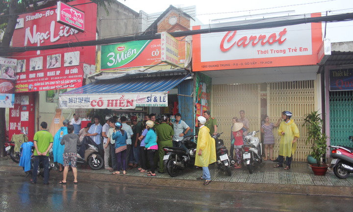 Truy bắt con trai chủ tiệm tạp hóa đâm chết người